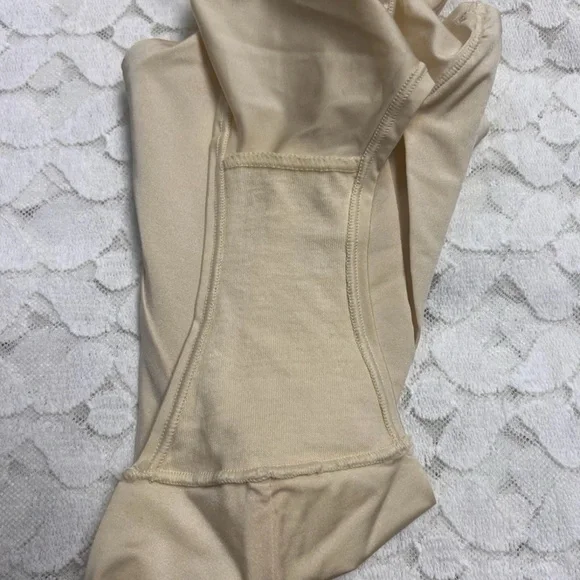 SKIMS WOMENS SIZE M EVERYDAY BRIEF SAND SMOOTHING FIT & FEEL PANTIES NEW TAGS - Picture 6 of 14